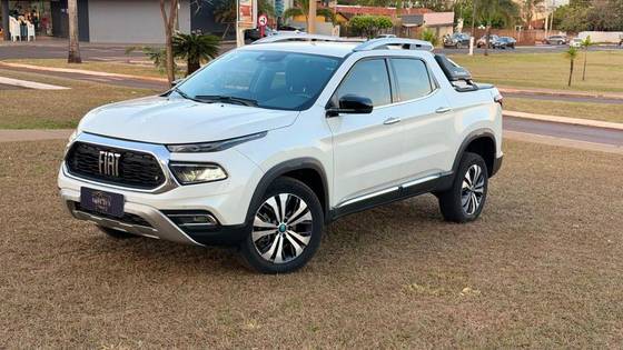 FIAT TORO 2.0 16V TURBO DIESEL VOLCANO 4WD AT9 FIAT TORO 2.0 16V TURBO DIESEL VOLCANO 4WD AT9